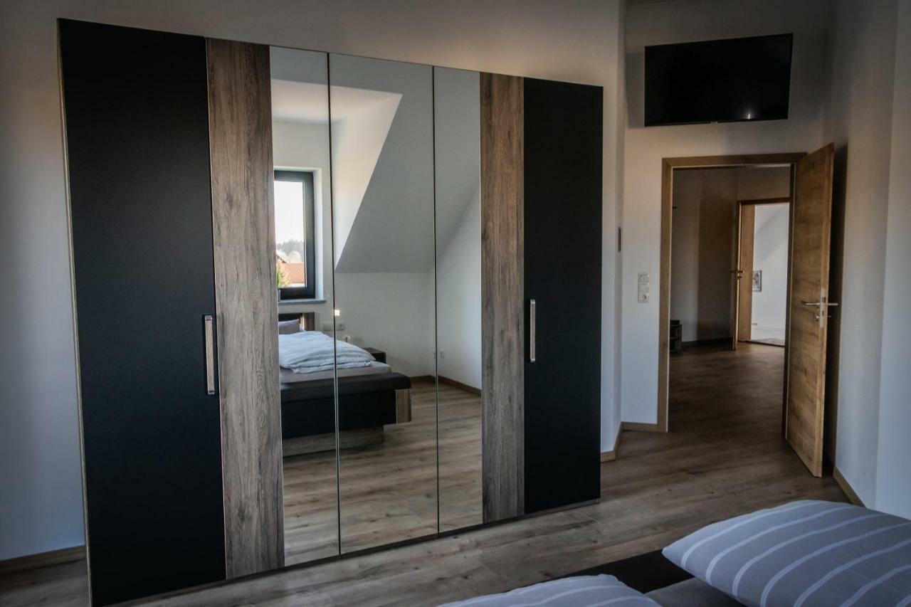 Landhaus Ferienwohnungen Mit Pool Und Wellness Neukirchen-Balbini Exteriér fotografie