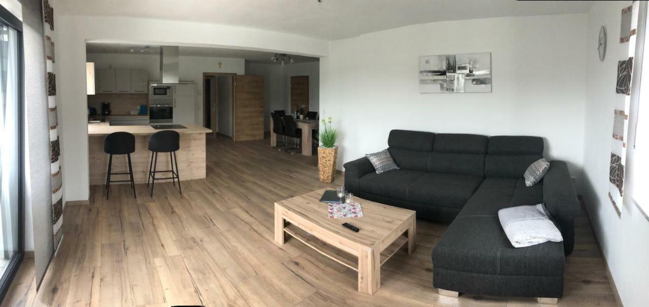 Landhaus Ferienwohnungen Mit Pool Und Wellness Neukirchen-Balbini Exteriér fotografie
